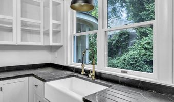 4 Oneida Ave, Atlantic Highlands, NJ 07716