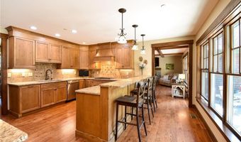165 Lenihan Ln, East Greenwich, RI 02818