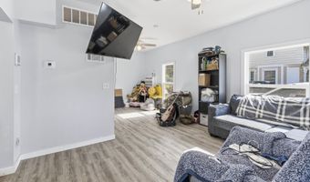 319 NE 6th St, Abilene, KS 67410