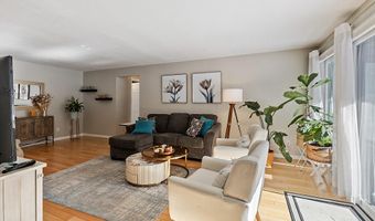 34 Parkwood Dr, Augusta, ME 04330