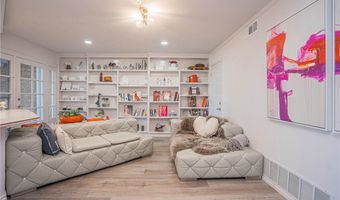 6117 E Garnet Cir, Anaheim, CA 92807