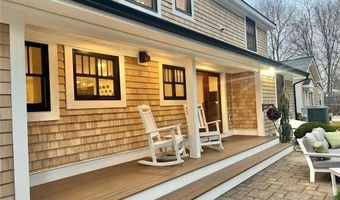 54 Isabelle Dr, Narragansett, RI 02882