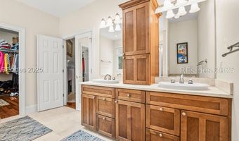 30 Dolphin Point Dr, Beaufort, SC 29907
