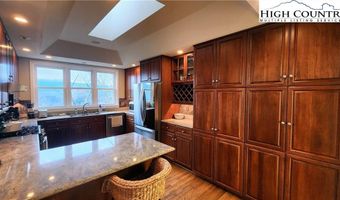 274 Highland Cir, Banner Elk, NC 28604