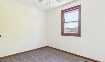 1520 E 42nd St, Anderson, IN 46013