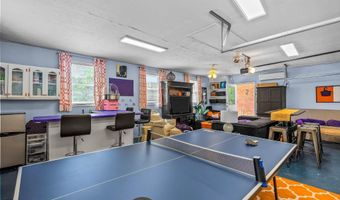 11806 E Arbor Dr, Anchorage, KY 40223