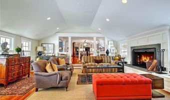 22 Lantern Ln, Barrington, RI 02806