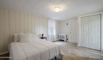 125 Eighth St, Belford, NJ 07718