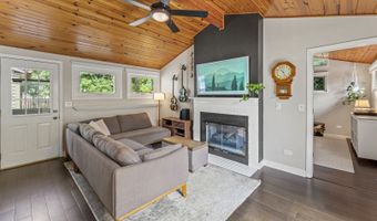 90 E White Oak St, Arlington Heights, IL 60005