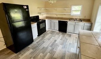 1716 Hatch Pkwy N, Baxley, GA 31513