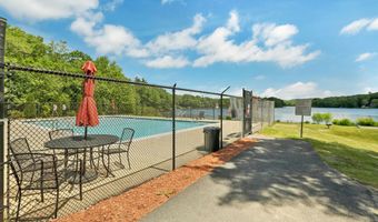 8 New London Dr, Barnstead, NH 03225