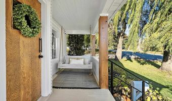 302 E MISSION Rd, Allouez, WI 54301