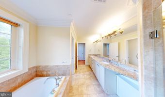 6403 EARLHAM Dr, Bethesda, MD 20817