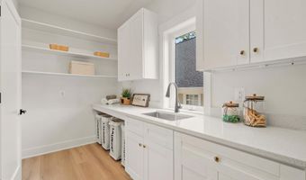 1905 N TAYLOR St, Arlington, VA 22207