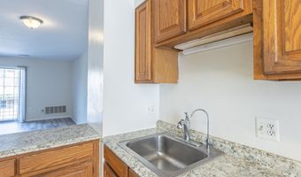 929 ROLFE St S 2, Arlington, VA 22204