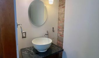 157 Pine St, Brattleboro, VT 05301