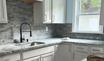 30 Harris St, Coventry, RI 02816