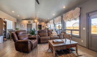 5 Cowboy Dr, Clark, WY 82435