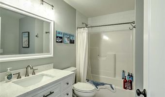 1 W Farm Rd, Smithfield, RI 02917