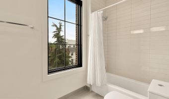 2100 4TH St NE #2, Washington, DC 20002