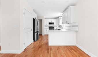 72 Wilbur Rd, Lincoln, RI 02865