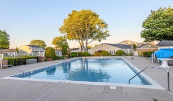 7 Harbor N, Amityville, NY 11701