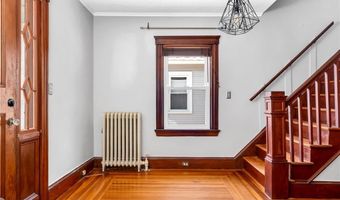 1058 Narragansett Blvd, Cranston, RI 02905