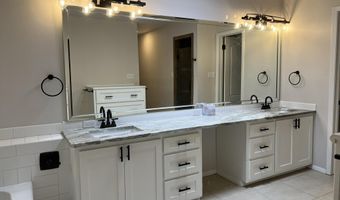 204 N La Cuesta Rd, Artesia, NM 88210