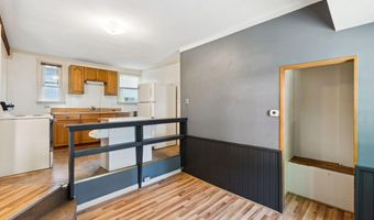 56 Chapel St, Augusta, ME 04330