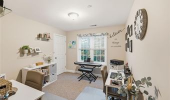 40 Saw Mill Dr 204, North Kingstown, RI 02852