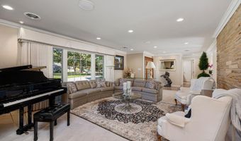 301 22nd St NW, Austin, MN 55912