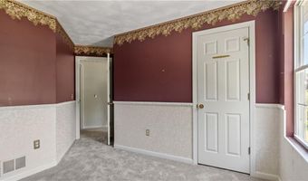 66 Hunters Crossing Dr, Coventry, RI 02816