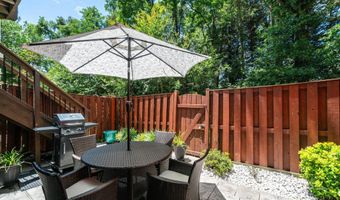 6552 KELSEY POINT Cir, Alexandria, VA 22315