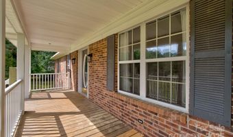 589 White Pines Cir, Camden, SC 29020