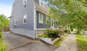 92 Franklin St, Bristol, RI 02809