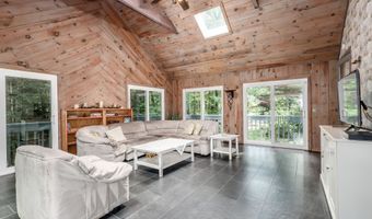 3 Deerfield Rd, Brookfield, CT 06804