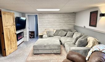 1009 Willow Dr, Aberdeen, SD 57401