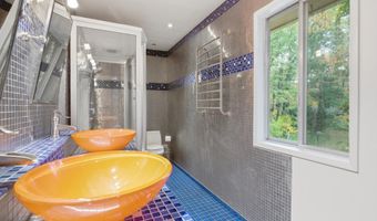 4024 IVA Ln, Annandale, VA 22003