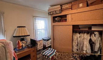 17 WEST Dr, Bayonne, NJ 07002