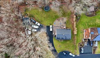 25 Henso Dr, Danbury, CT 06811