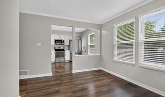 2425 Dunsworth Dr, Columbus, OH 43235