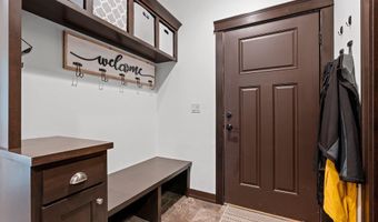 1013 HARVEST Trl, Appleton, WI 54913