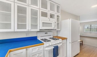 198 Lake Shore Road 2, Boston, MA 02135
