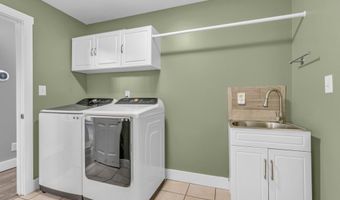 6686 Woodcrest Dr, Avon, IN 46123