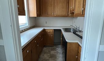 861 Farmington Ave 2nd Floor, Berlin, CT 06037