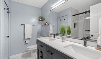 5713 BREWER HOUSE Cir #302, Rockville, MD 20852