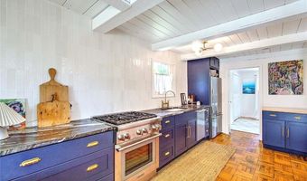 33 W Main Rd, Little Compton, RI 02837