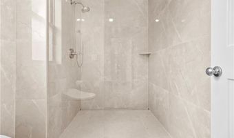 82 Ellery Rd, Newport, RI 02840