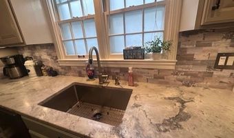 1102 10th St NW, Austin, MN 55912
