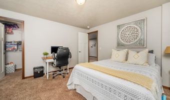 2726 E Sunburst Dr, Brandon, SD 57005